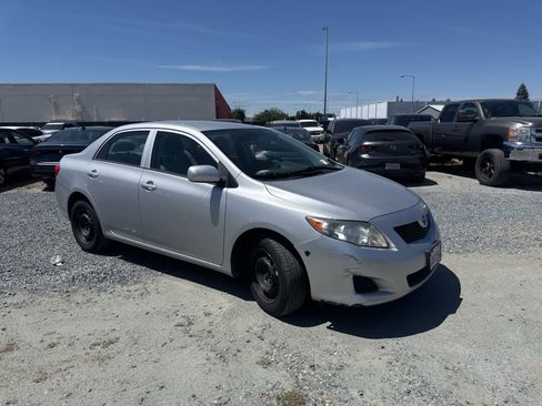 Used 2010 Toyota Corolla LE FWD image 3