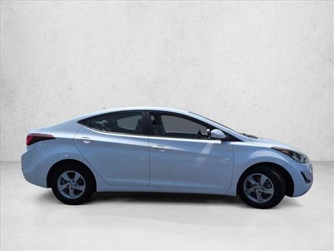 Used 2015 Hyundai Elantra SE FWD image 4