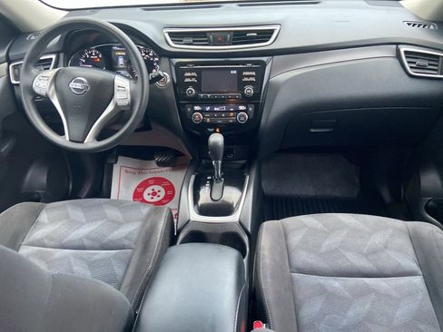 Used 2015 Nissan Rogue SV image 8