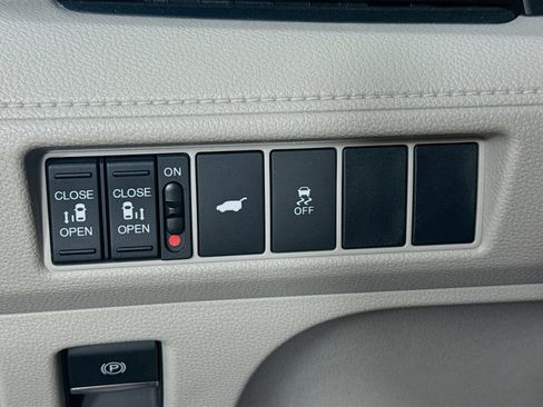 Used 2025 Honda Odyssey EX-L image 11