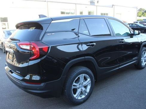 Used 2023 GMC Terrain SLE AWD/4WD image 28