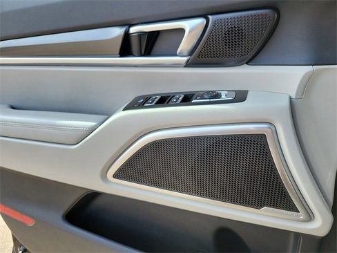 Used 2025 Kia Telluride S image 21
