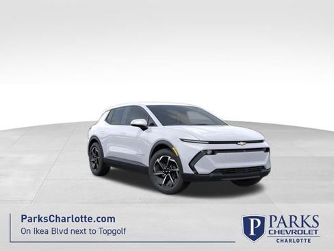 New 2026 Chevrolet Equinox EV LT image 1