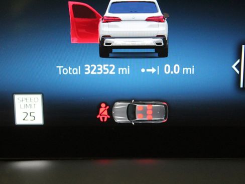 Certified 2025 BMW X5 xDrive50e image 19