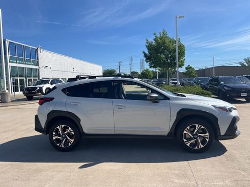 Used 2024 Subaru Crosstrek 2.0i Premium image 2