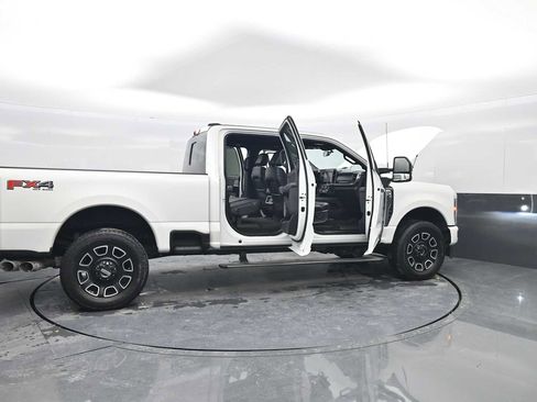 Used 2024 Ford F250 Platinum image 36