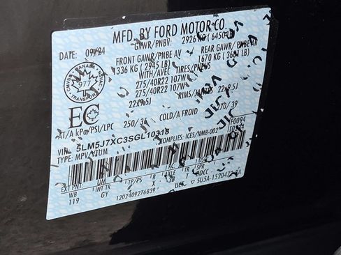 Used 2025 Lincoln Aviator Reserve w/ Equipment Group 201A AWD/4WD image 27