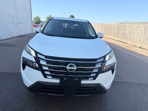 Certified 2024 Nissan Rogue SV FWD image 3
