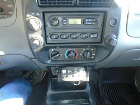 Used 2011 Ford Ranger XL image 14