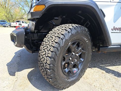 Used 2023 Jeep Wrangler Unlimited Rubicon w/ Cold Weather Group image 25