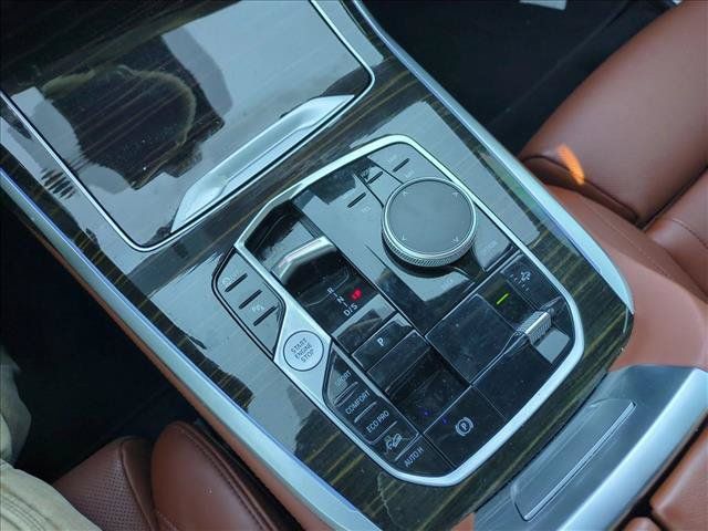 Used 2025 BMW X7 M60i w/ Climate Comfort Package AWD/4WD image 12