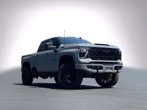 Used 2024 Chevrolet Silverado 2500 ZR2 w/ ZR2 Bison Edition AWD/4WD image 2