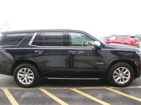 Used 2021 Chevrolet Tahoe Premier w/ Premium Package AWD/4WD image 6