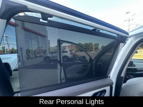 Used 2022 Nissan Rogue SV w/ SV Premium Package image 15