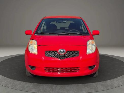 Used 2007 Toyota Yaris 2-Door Hatchback FWD image 2