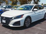 Used 2024 Nissan Altima 2.5 SV w/ SV Premium Package image 3