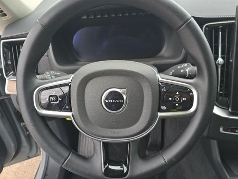 Used 2025 Volvo XC90 B6 Plus AWD/4WD image 10