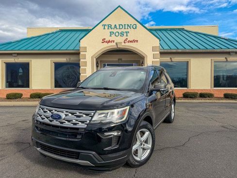 Used 2019 Ford Explorer XLT w/ Equipment Group 202A image 2