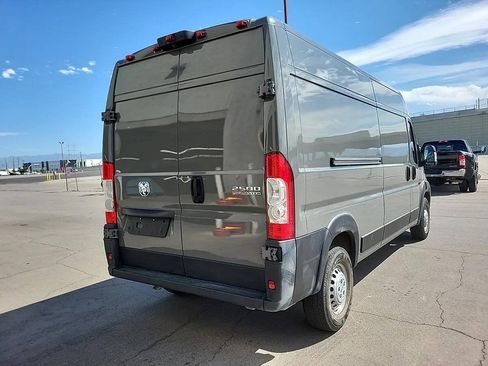 Used 2025 RAM ProMaster 2500 FWD image 2
