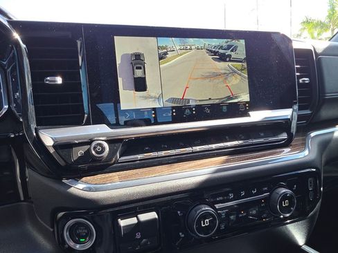 Used 2023 Chevrolet Silverado 1500 LT Trail Boss w/ LT Trail Boss Premium Package image 30