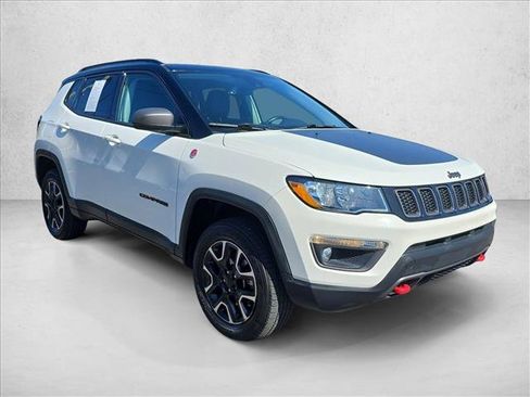 Used 2021 Jeep Compass Trailhawk w/ Sun and Sound Group AWD/4WD image 3