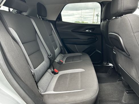 Used 2025 Chevrolet TrailBlazer LT AWD/4WD image 16