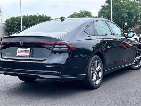Used 2024 Honda Accord EX image 11