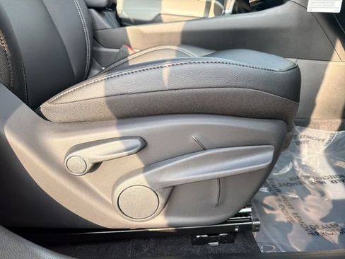 New 2026 Jeep Compass Limited w/ Sun, Sound & Navigation Group AWD/4WD image 17