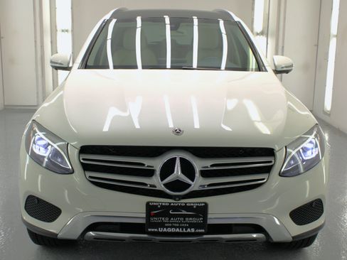 Used 2018 Mercedes-Benz GLC 300 GLC 300 SUV w/ Multimedia Package image 3