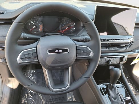 New 2026 Jeep Compass Latitude image 15