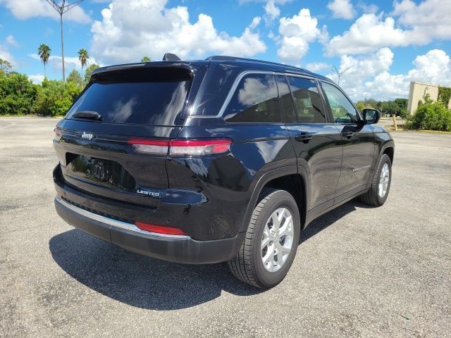 Used 2023 Jeep Grand Cherokee Limited RWD image 5