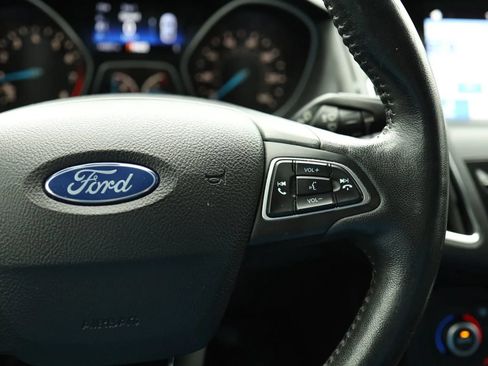 Used 2017 Ford Focus Titanium FWD image 19