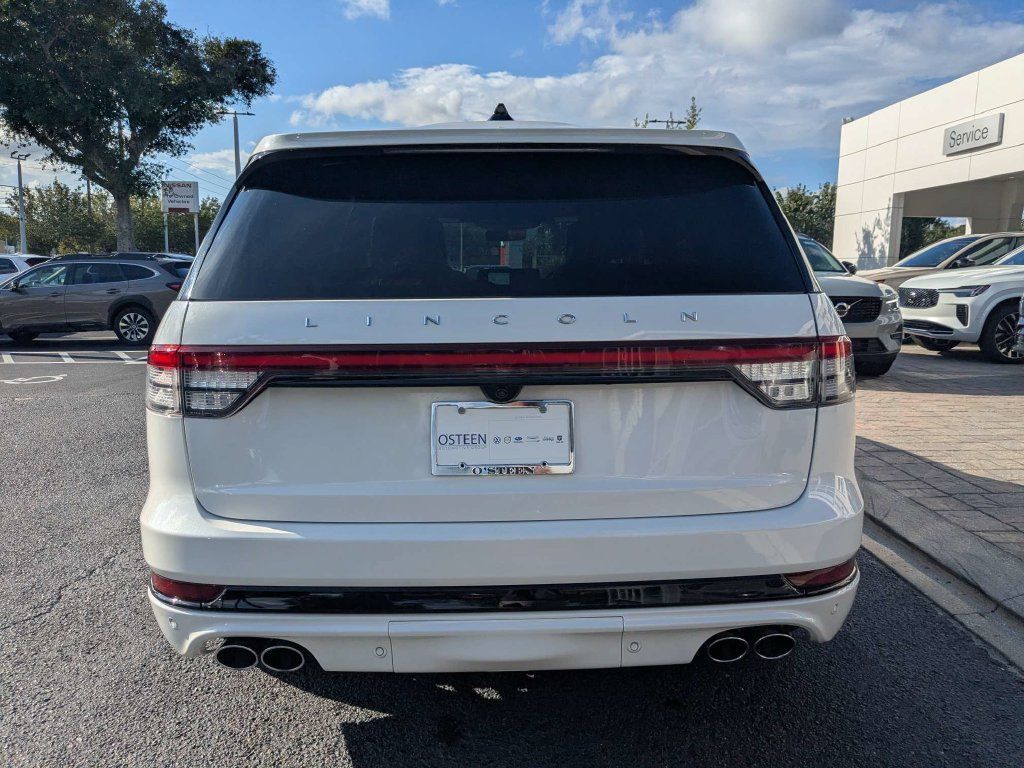 Used 2025 Lincoln Aviator Reserve w/ Equipment Group 201A AWD/4WD image 5