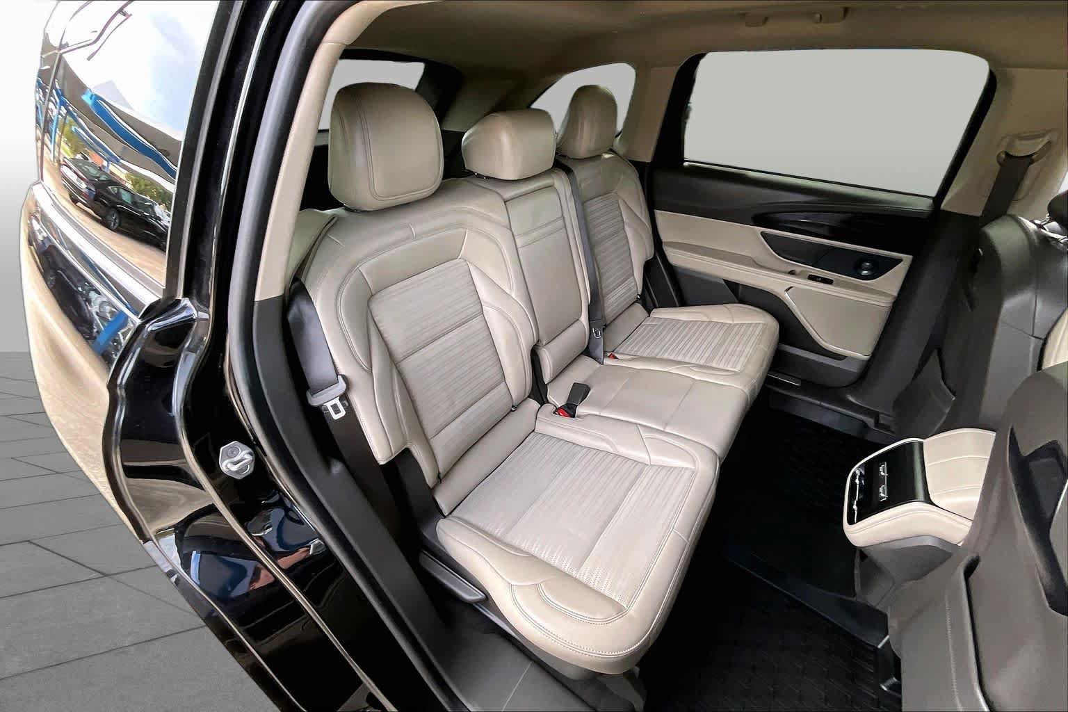 Used 2025 Lincoln Nautilus Reserve AWD/4WD image 20