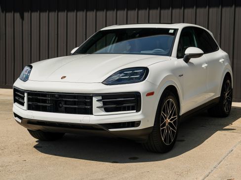 New 2026 Porsche Cayenne E-Hybrid image 8