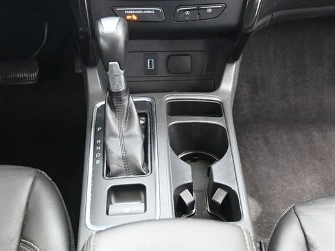 Used 2017 Ford Escape Titanium image 28