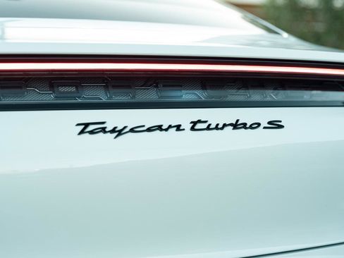 Used 2022 Porsche Taycan Turbo S image 34