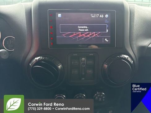 Used 2017 Jeep Wrangler Unlimited Rubicon AWD/4WD image 12