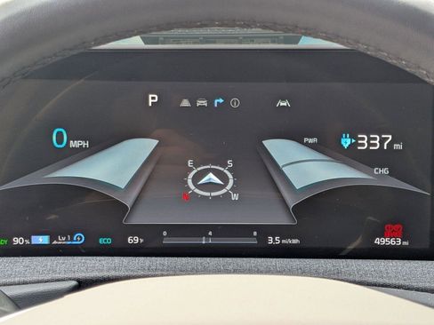 Used 2022 Kia EV6 Wind RWD image 10