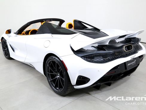 New 2026 McLaren 750S Spider image 8