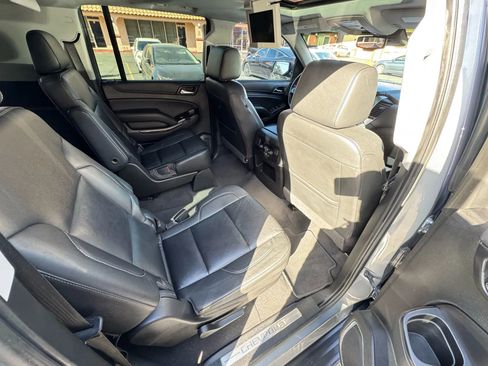 Used 2020 Chevrolet Suburban LT image 20