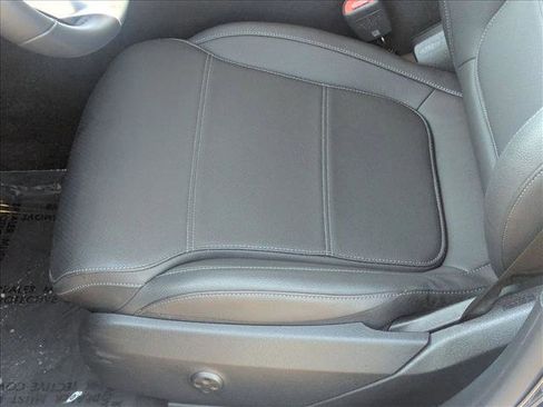 Certified 2025 Mercedes-Benz C 300 4MATIC Sedan image 7