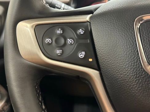 Used 2023 GMC Acadia Denali image 15