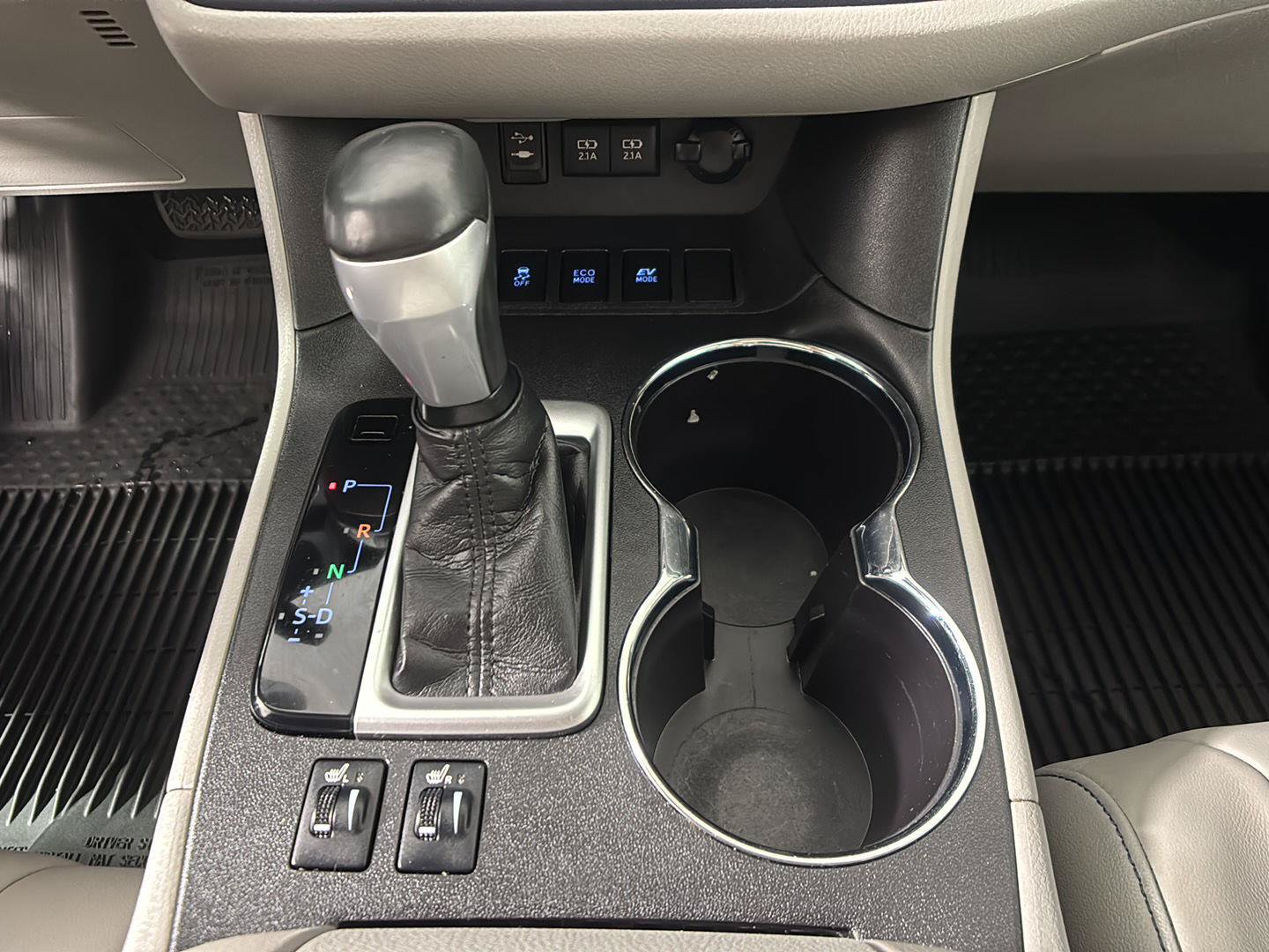 Used 2018 Toyota Highlander XLE AWD/4WD image 35