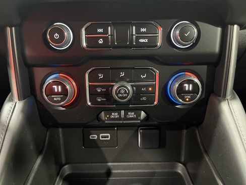 Used 2023 Chevrolet Suburban LS AWD/4WD image 23