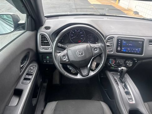 Used 2019 Honda HR-V Sport image 2