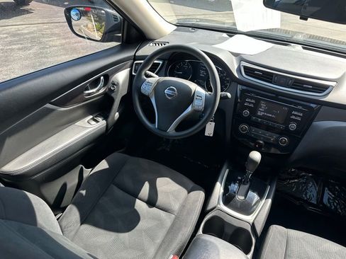 Used 2016 Nissan Rogue S w/ Appearance Package FWD image 21
