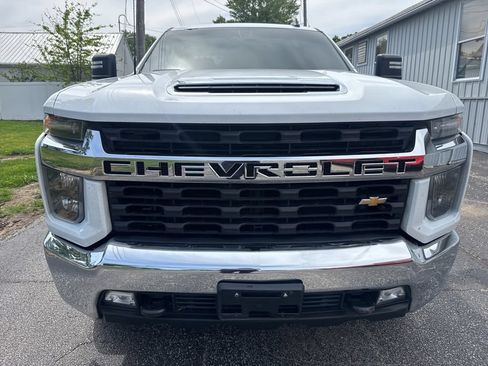 Used 2020 Chevrolet Silverado 2500 LT AWD/4WD image 2