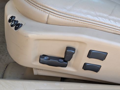 Used 2007 Cadillac XLR RWD image 20