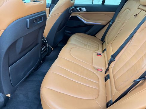 Used 2019 BMW X5 xDrive40i w/ Convenience Package AWD/4WD image 14